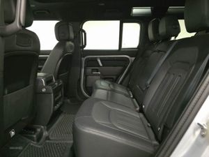 Land Rover Defender 3.0 D300 X-dynamic HSE 110 5d - Image 4