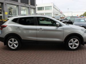 NISSAN QASHQAI  1.5DCI SV EDITION 5DR ESTATE - Image 3