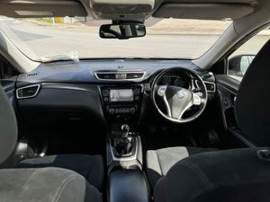Nissan X-Trail 2014 SV 4x4 7seater - Image 3
