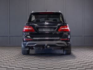 2015 Mercedes-Benz M-Class ML 250 4Matic - Image 4
