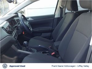 Volkswagen Polo Comfortline Auto 1.0  rear View C - Image 4