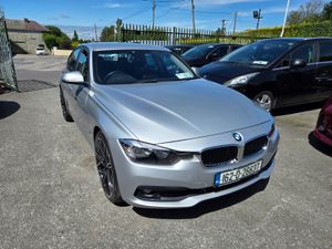 BMW 3-Series 2016 330E Hybrid - Image 4