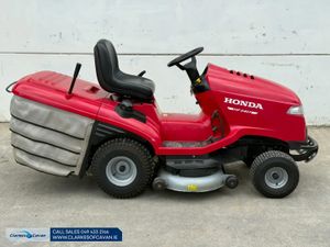 2017 Honda HF2417 ride-on lawnmower - Image 3