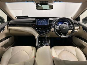 Toyota Camry Platinum Edition 2.5 Hybrid - Revers - Image 4