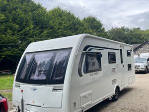 Lunar Ultima 6 Berth Fixed Bunkbed Caravan - Image 2