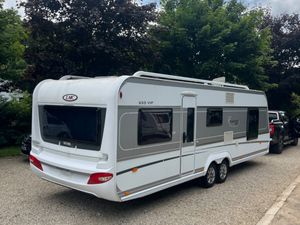 2016 Lmc 6 Berth Fixed Bed Caravan - Image 3