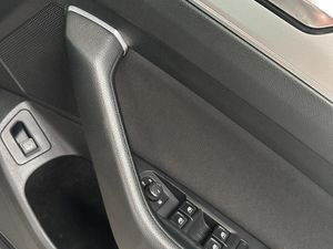 17 VOLKSWAGEN PASSAT COMFORTLINE - Image 4