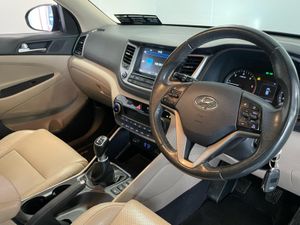 Hyundai Tucson Tucson EXECUTIVE 1.7 5DR - Image 3