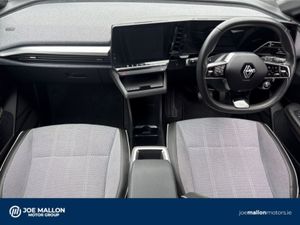 Renault Megane E-Tech Ev60 220hp Techno - Image 4