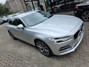 2018 VOLVO S90 2.0 T8 TWIN ENGINE MOMENTUM - Image 4