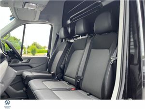Volkswagen Crafter Highline 35 MWB 177HP A8F - Image 4