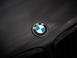 BMW 5 Series 530E M Sport - Image 4