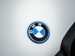 BMW 5 Series 530E M Sport PRO Sunroof 222 REG - Image 4