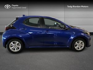 Toyota Yaris 1.5 HYBRID LUNA 4DR AUTO - Image 3