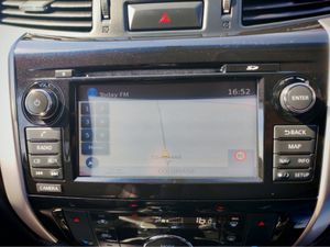 NISSAN NAVARA 2.3 LE LEATHER D/CAB 190 CR CREW CAB - Image 3