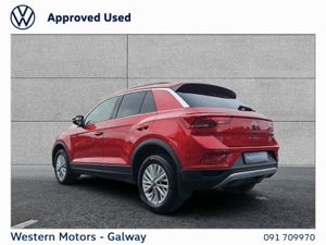 Volkswagen T-Roc Life rear Camera app Connect dig - Image 3