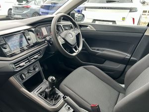 Volkswagen Polo Trendline 1.0 Manual 5speed 65hp - Image 3