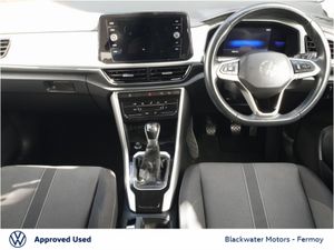 Volkswagen T-Roc 2.0TDI 116BHP LIFE WITH REAR VIEW - Image 3