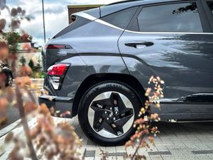 Hyundai Kona Kona EV Elegance 65kwh low Mileage - Image 2