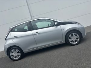 2018 TOYOTA AYGO X-PLAY 1.0i LOW KMS - Image 3