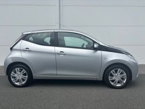 2018 TOYOTA AYGO X-PLAY 1.0i LOW KMS - Image 4