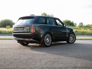 2024 Land Rover Range Rover 3.0 SE Diesel - Image 3