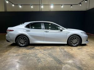 Toyota Camry 2.5 HYBRID AUTOMATIC - UPGRADED ALLOY - Image 3
