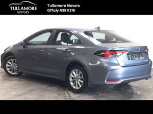 Toyota Corolla 1.8 Hybrid Luna Saloon - Image 3
