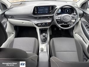 Hyundai i20 DELUXE 2 TONE 5DR PETROL - Image 2
