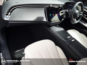 Mercedes-Benz E-Class E 300 de AMG Line Plus - Image 4
