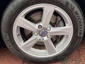 Volvo V40 D2 Model  Automatic  T - Belt Done  Nat - Image 4