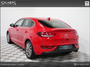 Hyundai i30 I30 Fastback 5dr fire Red  Apple Carp - Image 2