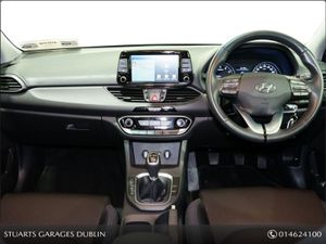 Hyundai i30 I30 Fastback 5dr fire Red  Apple Carp - Image 4