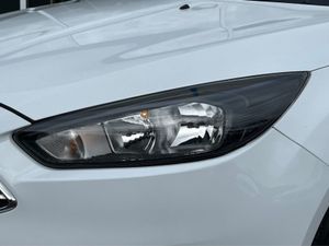Ford Focus 1.5 Tdci Zetec 95ps 5DR - Image 3