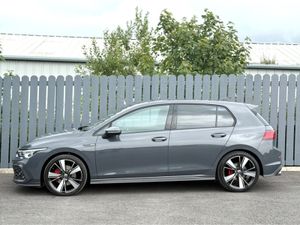 Volkswagen Golf GTD TDI S-A DSG - Image 2