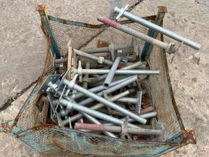 ADJUSTABLE SCAFFOLDING BASE JACK LEGS. - Image 4