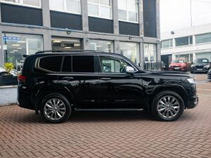 TOYOTA LANDCRUISER  LANDCRUISER LC300 AMAZON  5DR - Image 3