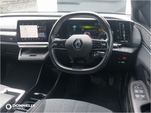 Renault Megane E-Tech Hatchback Techno - Image 4