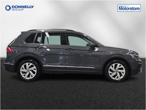 Volkswagen Tiguan Estate Life - Image 4
