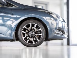 Hyundai i40 EXECUTIVE 4DR AUTO - Image 4