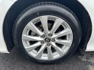 Low mileage - New model - Self Charging - Image 4