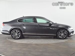 Volkswagen Passat 2.0 TDI 150HP Highline - Image 3