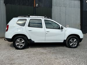Dacia Duster 2016 one owner car - Image 3