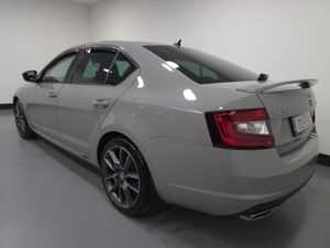 Skoda Octavia VRS Black Edition DSG - Image 2