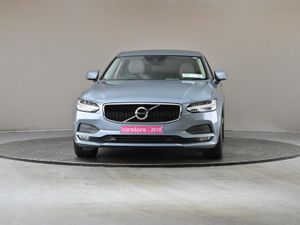 Volvo S90 D3 150hp Momentum Geartronic - Image 3