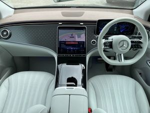 Mercedes-Benz EQE 300 AMG Line Electric SUV - Image 4
