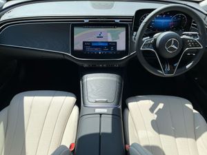 Mercedes-Benz E-Class E 220D Avantgarde Plus - Image 4