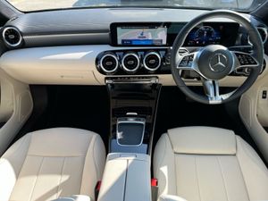 Mercedes-Benz CLA 180 Progressive Edition Coupe - Image 4