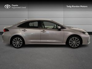 Toyota Corolla HYB LUNA SPORT SALOON - Image 3
