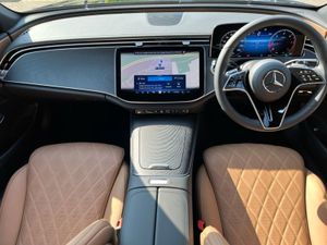 Mercedes-Benz E-Class E220d Avantgarde Plus Saloon - Image 4